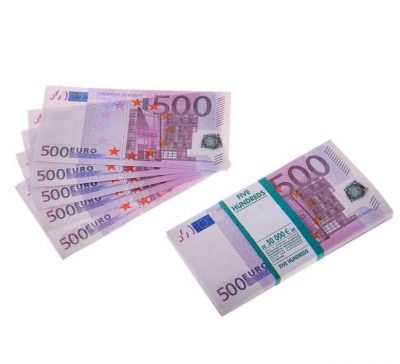 Пачка купюр 500 евро