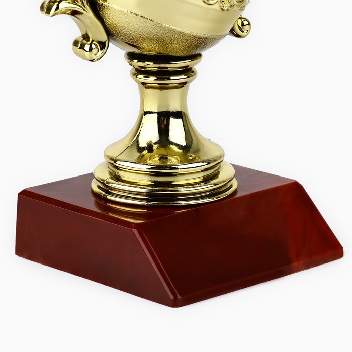 Кубок 105, наградная фигура, золото, подставка пластик, 12.2×10.3×6.5 см_4 Кубок 105, наградная фигура, золото, подставка пластик, 12.2×10.3×6.5 см, с индивидуальной гравировкой — изображение 4