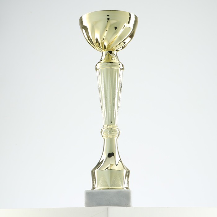Кубок 151С, наградная фигура, золото, подставка камень, 22 см_1 Кубок 151С, наградная фигура, золото, подставка камень, 22 см, с индивидуальной гравировкой