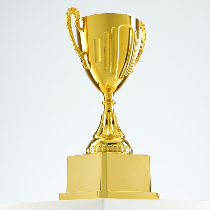 Кубок 092, наградная фигура, золото, подставка пластик, 19.8 см_2 Кубок 092, наградная фигура, золото, подставка пластик, 19.8 см, с индивидуальной гравировкой — изображение 2