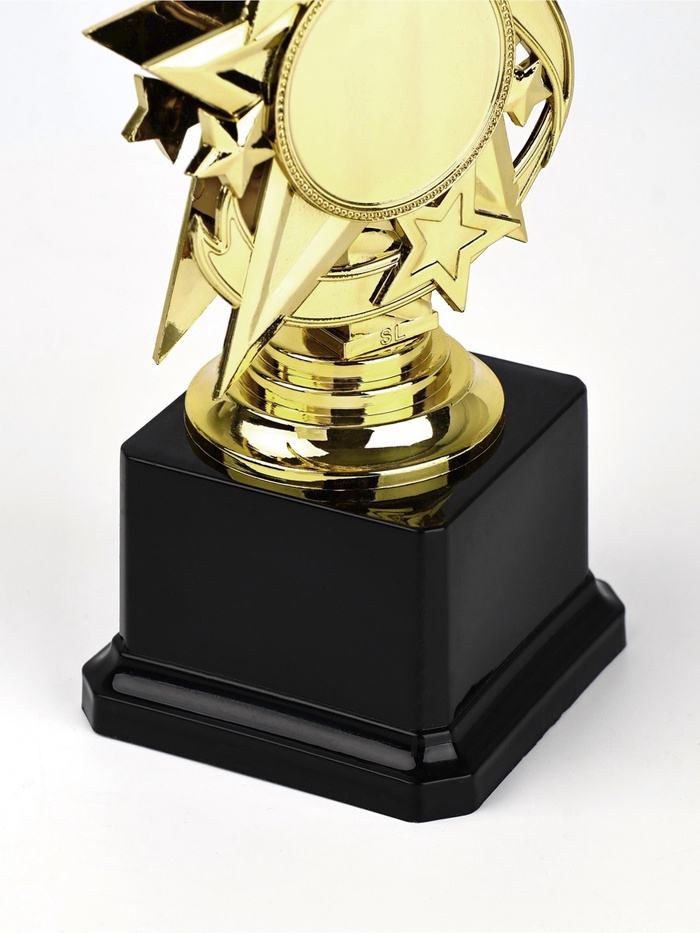 Кубок золотой под нанесение «Ника», подставка пластик, 32.5 см_2 Кубок золотой под нанесение «Ника», подставка пластик, 32.5 см, с индивидуальной гравировкой — изображение 2