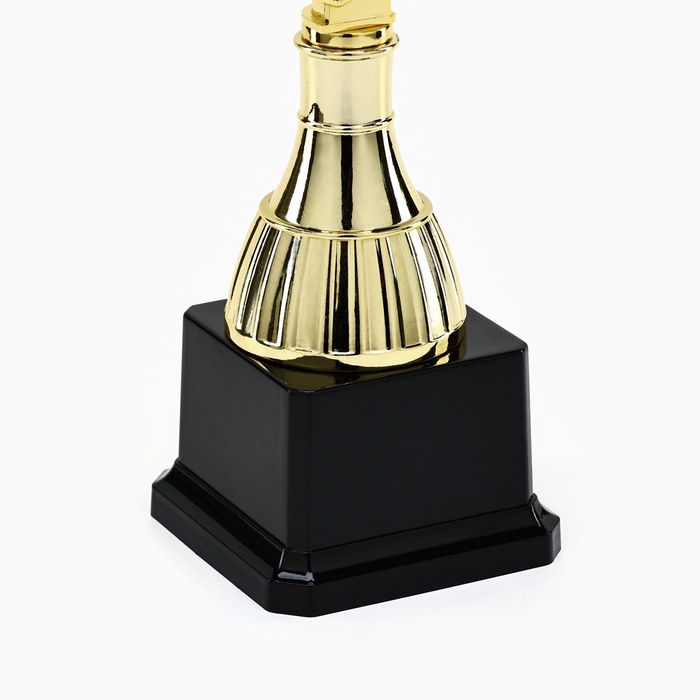 Кубок 175, наградная фигура, золото, подставка пластик, 26.2×9.5×7.7 см_3 Кубок 175, наградная фигура, золото, подставка пластик, 26.2×9.5×7.7 см, с индивидуальной гравировкой — изображение 3