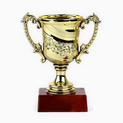 Кубок 105, наградная фигура, золото, подставка пластик, 12.2×10.3×6.5 см, с индивидуальной гравировкой