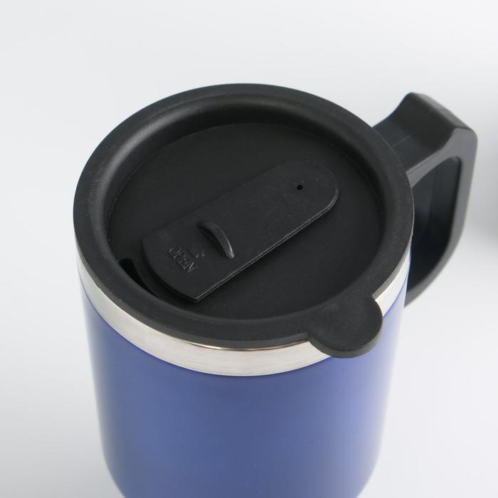 Термокружка Мастер К, 500 мл, автомобильная, 16×8.5 см, сохраняет тепло 4 ч, нержавеющая сталь, пластик, синяя_2 Термокружка Мастер К, 500 мл, автомобильная, 16×8.5 см, сохраняет тепло 4 ч, нержавеющая сталь, пластик, синяя, с индивидуальной гравировкой — изображение 3