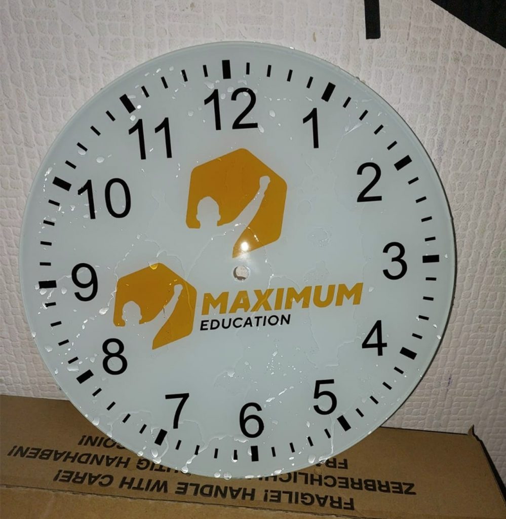 susususu 4 999x1024 - Часы с фото